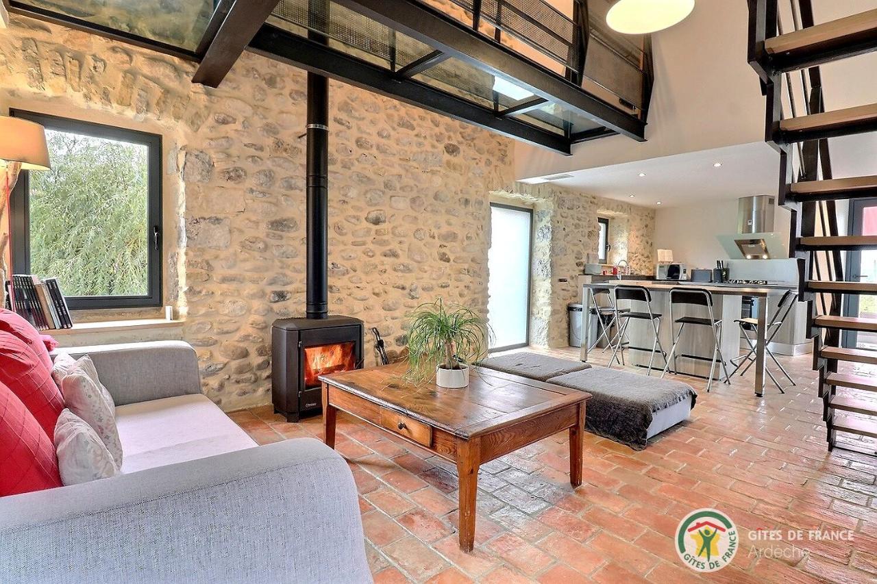 L'Envol Des Papillons Villa Grospierres Bagian luar foto